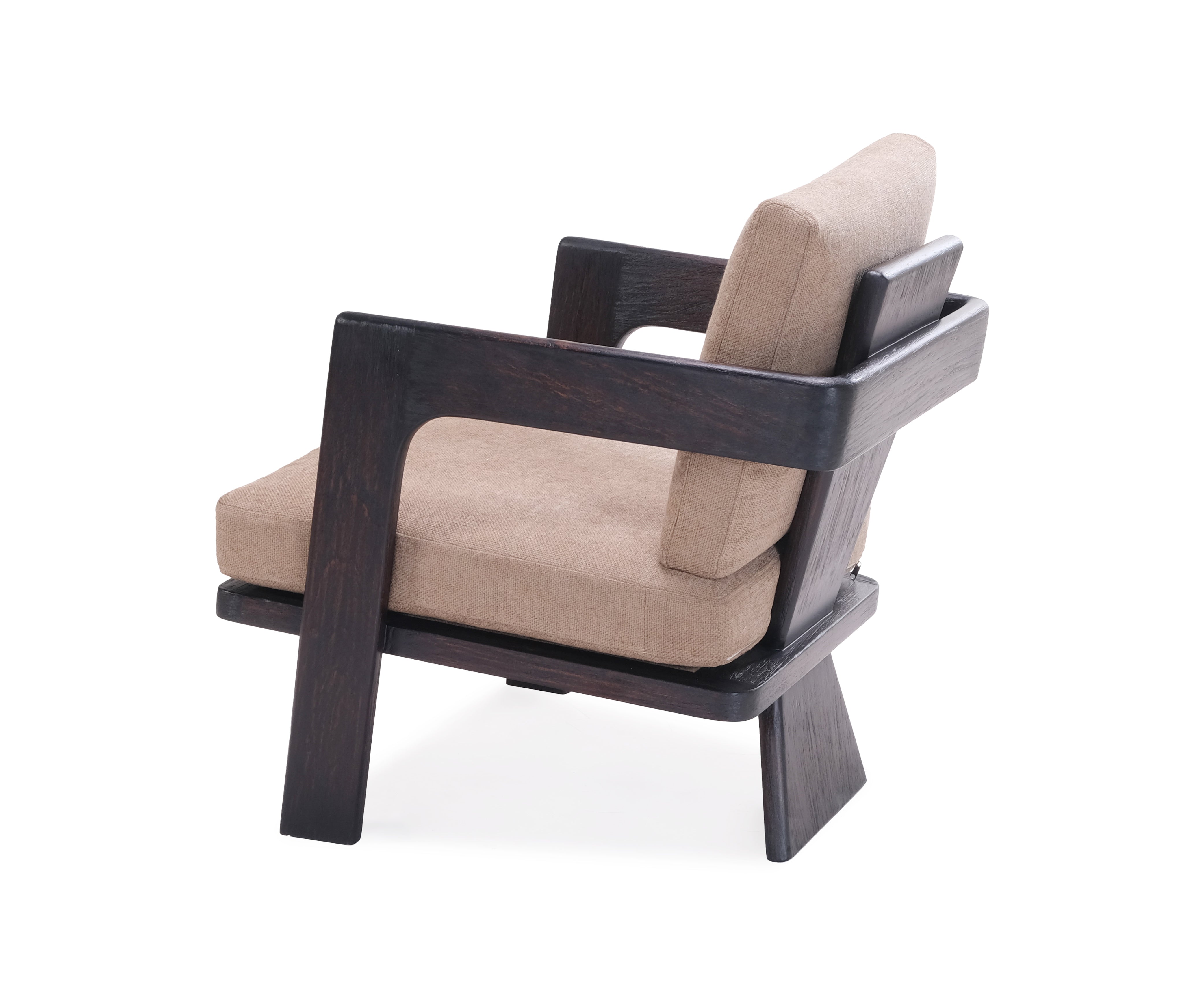 KARI LOUNGE CHAIR